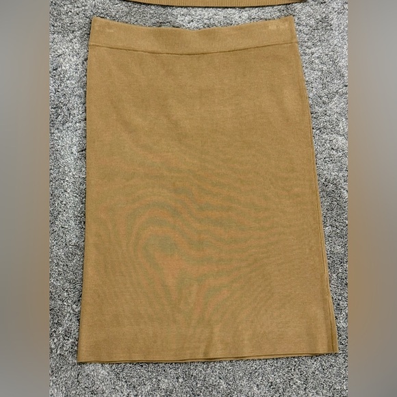 NWT-Banana Republic Knit Skirt Set-Camel-Size Medium - Picture 4 of 9
